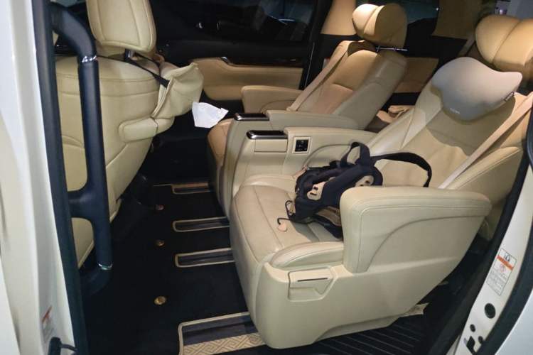 Used Toyota Alphard 2019 Dual-Engine 2.5L Luxury Edition Left Rear Seat