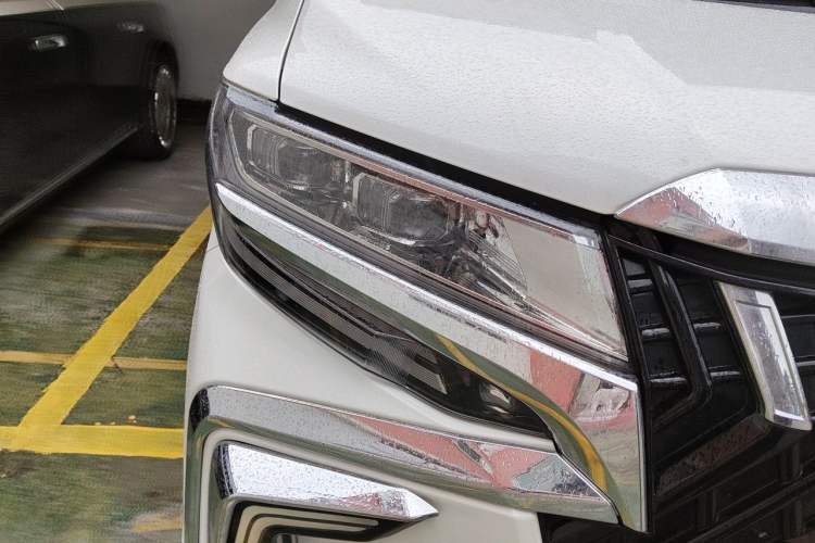 Used Toyota Alphard 2019 Dual-Engine 2.5L Prestige Edition Right Front Headlight