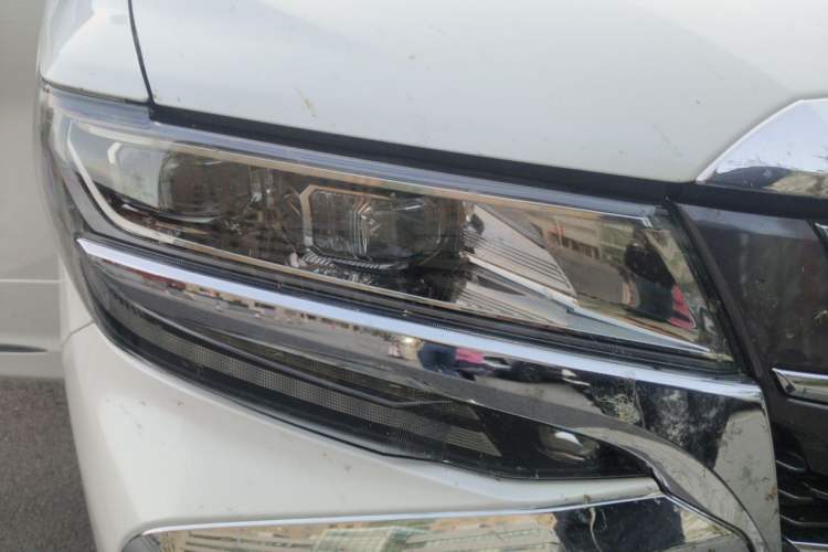 Used Toyota Alphard 2019 Dual-Engine 2.5L Luxury Edition Right Front Headlight
