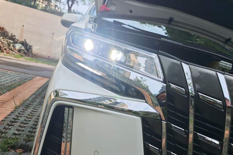 Used Toyota Alphard 2019 Dual-Engine 2.5L Luxury Edition Right Front Headlight