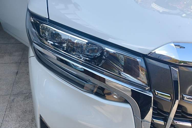 Used Toyota Alphard 2019 Dual-Engine 2.5L Prestige Edition Right Front Headlight