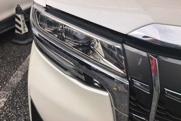 Used Toyota Alphard 2019 Dual-Engine 2.5L Prestige Edition Right Front Headlight