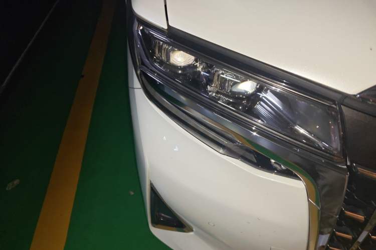 Used Toyota Alphard 2019 Dual-Engine 2.5L Luxury Edition Right Front Headlight