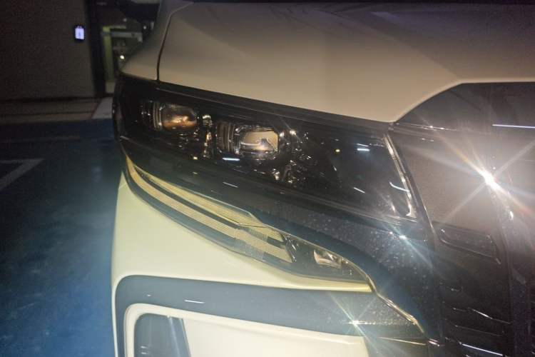 Used Toyota Alphard 2019 Dual-Engine 2.5L Prestige Edition Right Front Headlight