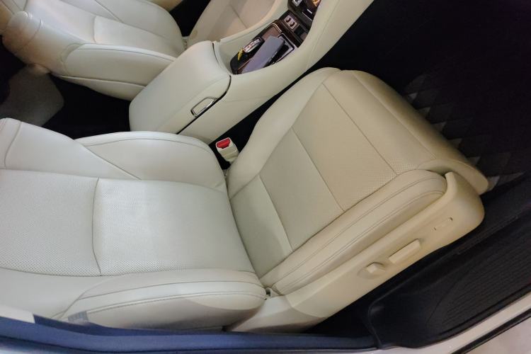 Used Toyota Alphard 2019 Dual-Engine 2.5L Luxury Edition Right Front Seat