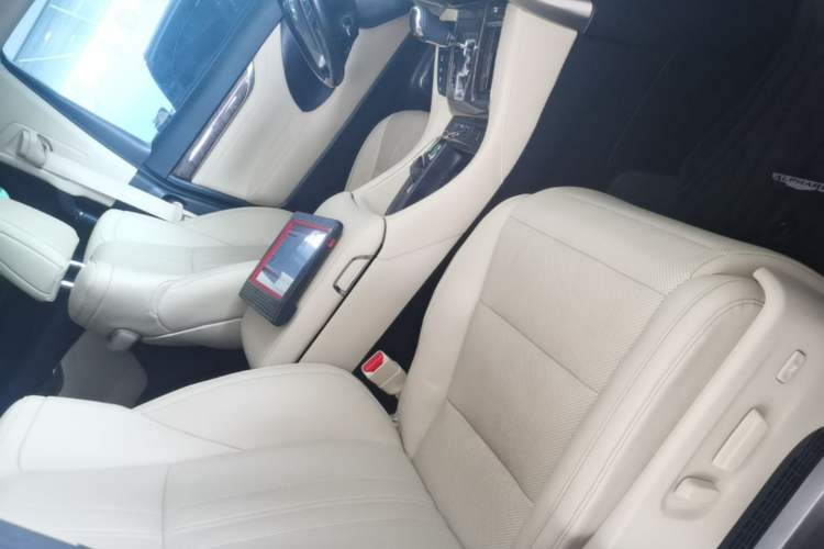 Used Toyota Alphard 2019 Dual-Engine 2.5L Prestige Edition Right Front Seat