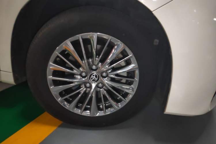Used Toyota Alphard 2019 Dual-Engine 2.5L Prestige Edition Right Front Wheel Hub