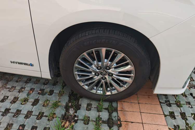 Used Toyota Alphard 2019 Dual-Engine 2.5L Luxury Edition Right Front Wheel Hub