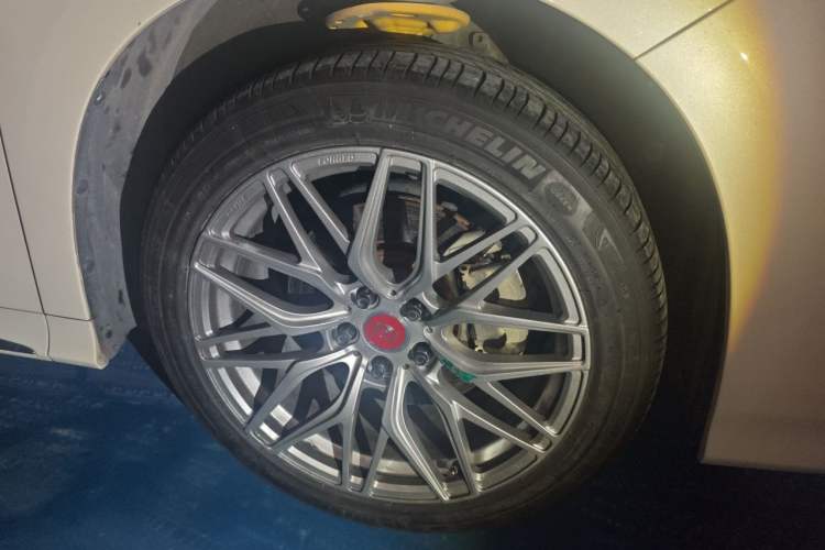 Used Toyota Alphard 2019 Dual-Engine 2.5L Prestige Edition Right Front Wheel Hub
