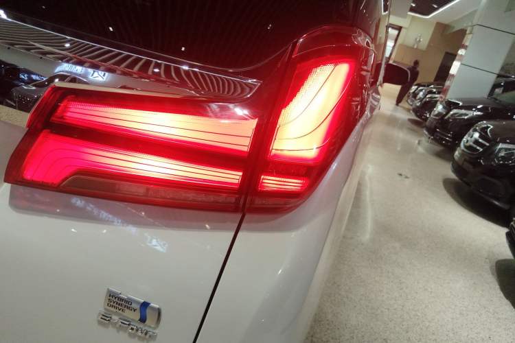 Used Toyota Alphard 2019 Dual-Engine 2.5L Prestige Edition Right Rear Taillight