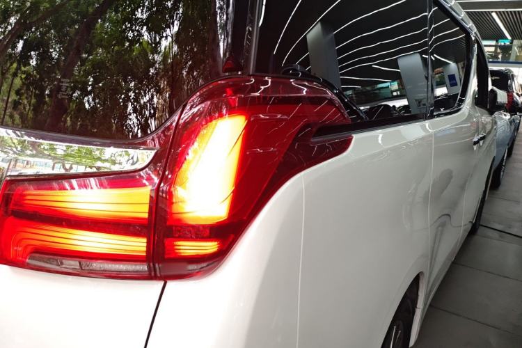 Used Toyota Alphard 2019 Dual-Engine 2.5L Prestige Edition Right Rear Taillight