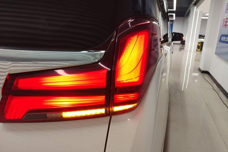 Used Toyota Alphard 2019 Dual-Engine 2.5L Luxury Edition Right Rear Taillight
