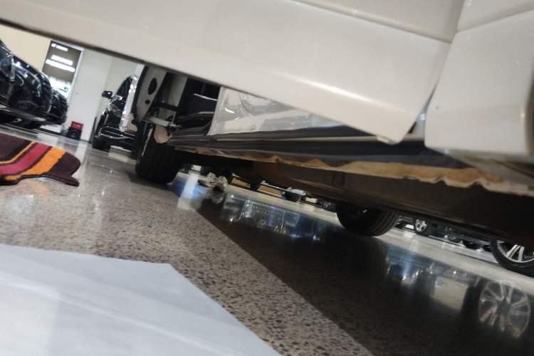 Used Toyota Alphard 2019 Dual-Engine 2.5L Prestige Edition Right Side Sill