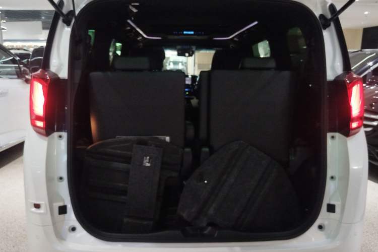 Used Toyota Alphard 2019 Dual-Engine 2.5L Prestige Edition Trunk