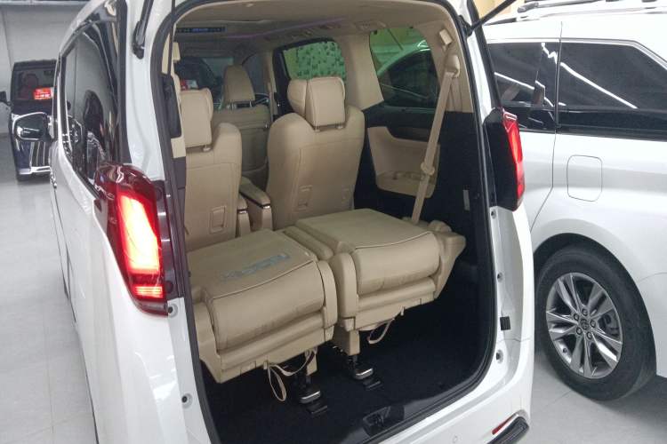 Used Toyota Alphard 2019 Dual-Engine 2.5L Prestige Edition Trunk