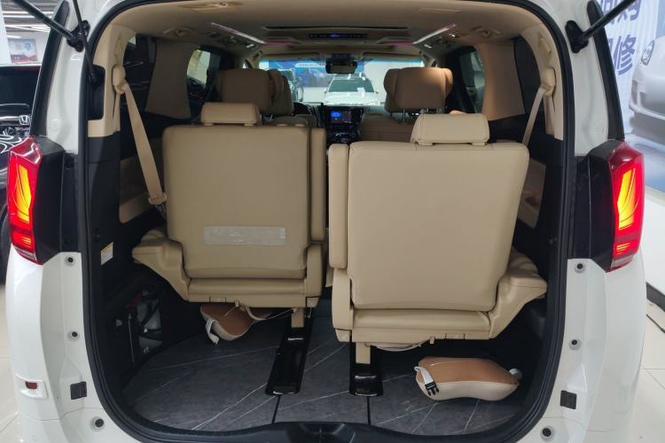 Used Toyota Alphard 2019 Dual-Engine 2.5L Luxury Edition Trunk