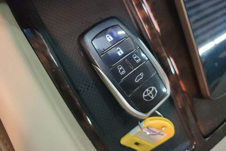 Used Toyota Alphard 2019 Dual-Engine 2.5L Luxury Edition Vehicle Key