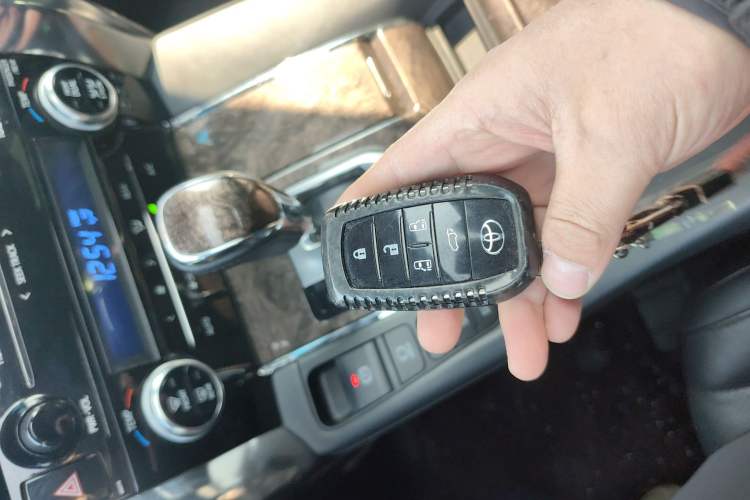 Used Toyota Alphard 2019 Dual-Engine 2.5L Prestige Edition Vehicle Key