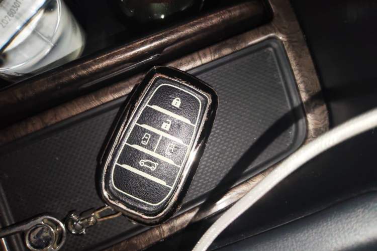 Used Toyota Alphard 2019 Dual-Engine 2.5L Prestige Edition Vehicle Key