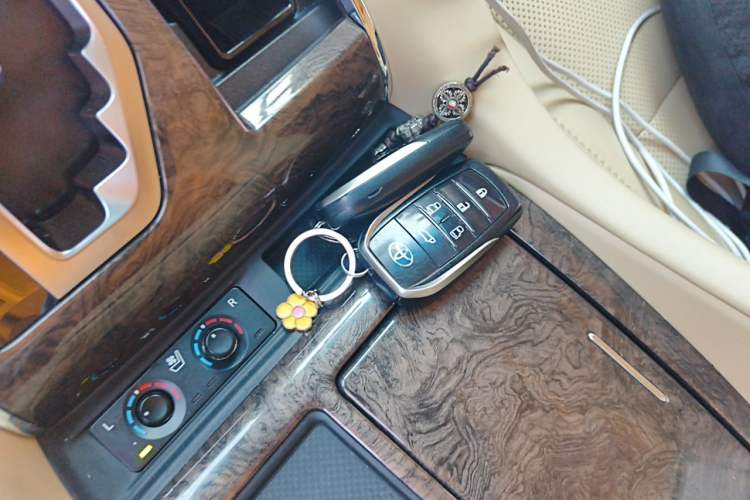 Used Toyota Alphard 2019 Dual-Engine 2.5L Prestige Edition Vehicle Key