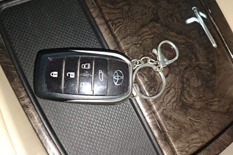 Used Toyota Alphard 2019 Dual-Engine 2.5L Prestige Edition Vehicle Key