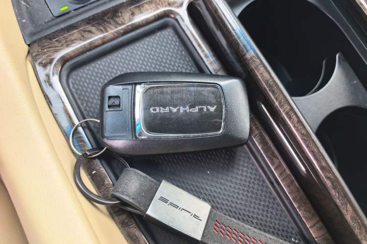 Used Toyota Alphard 2019 Dual-Engine 2.5L Prestige Edition Vehicle Key