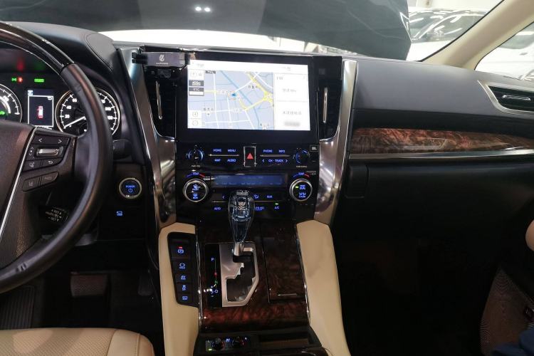 Used Toyota Alphard 2020 Dual-Engine 2.5L Luxury Edition Audio And AC Panel