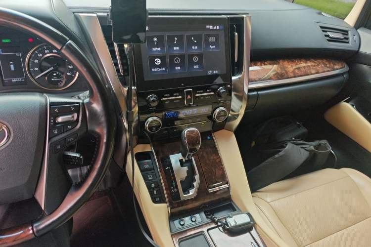 Used Toyota Alphard 2020 Dual-Engine 2.5L Luxury Edition Audio And AC Panel