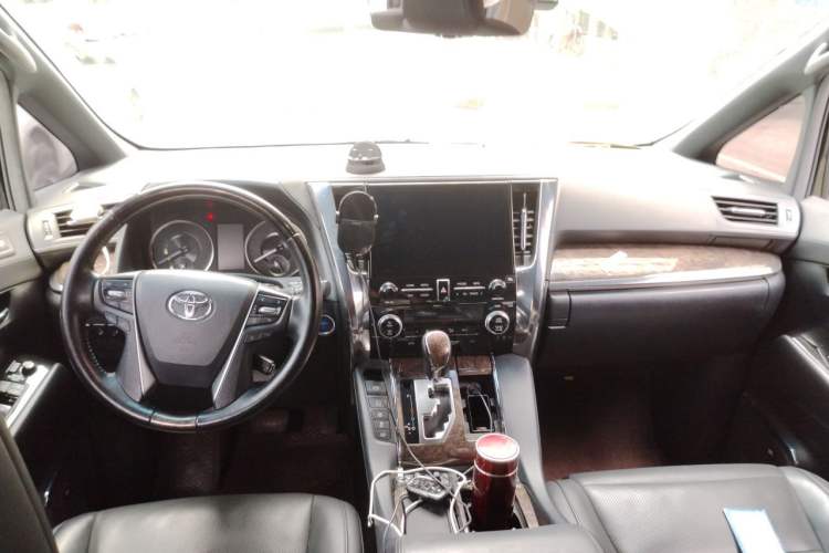 Used Toyota Alphard 2020 Dual-Engine 2.5L Prestige Edition Center Console