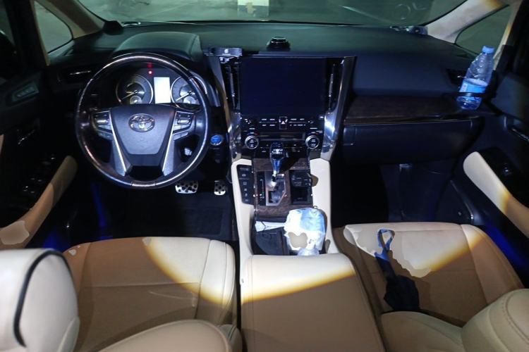 Used Toyota Alphard 2020 Dual-Engine 2.5L Prestige Edition Center Console