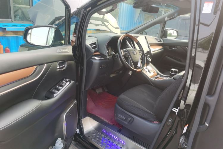 Used Toyota Alphard 2020 Dual-Engine 2.5L Luxury Edition Driver Seat