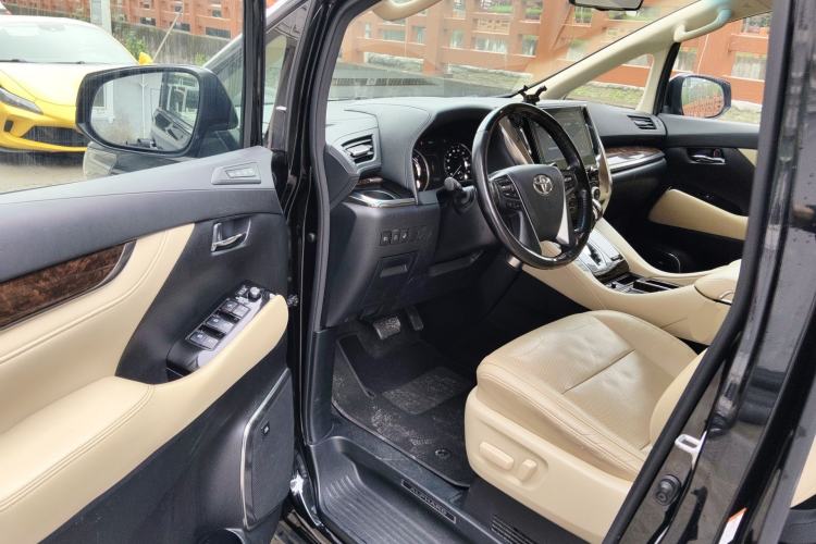 Used Toyota Alphard 2020 Dual-Engine 2.5L Luxury Edition Driver Seat
