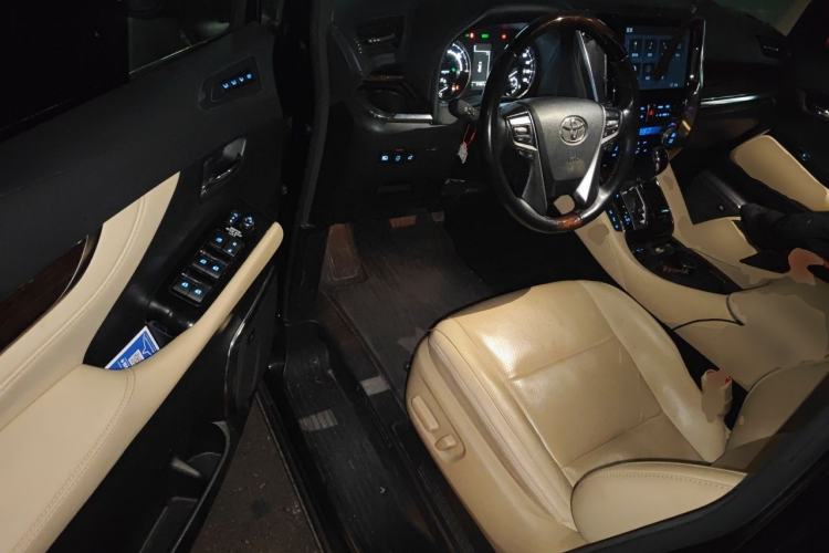 Used Toyota Alphard 2020 Dual-Engine 2.5L Luxury Edition Driver Seat