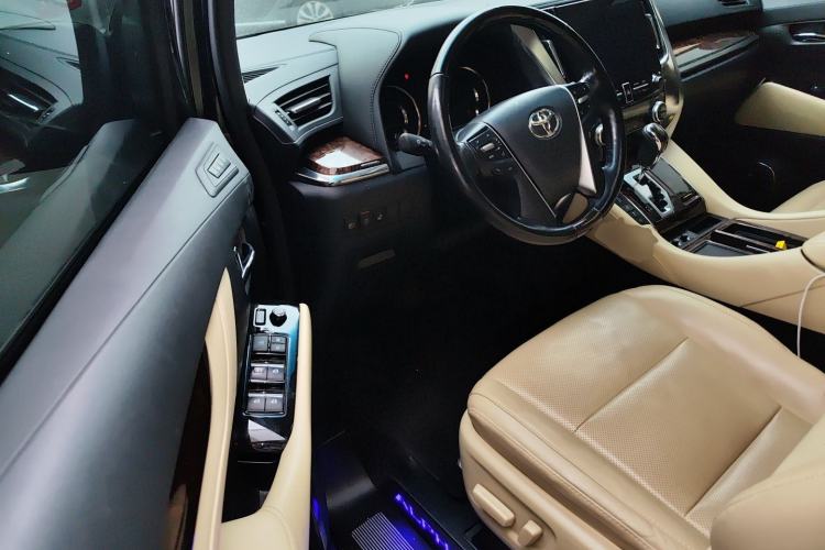 Used Toyota Alphard 2020 Dual-Engine 2.5L Luxury Edition Driver Seat
