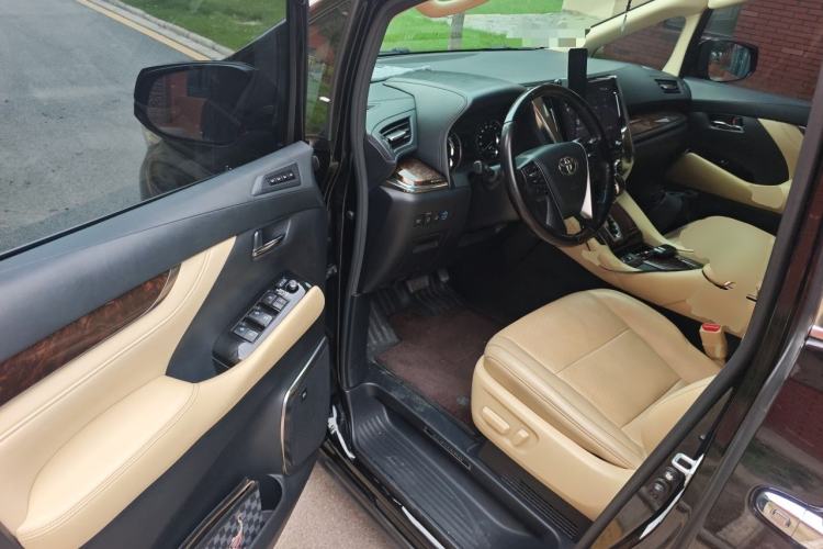Used Toyota Alphard 2020 Dual-Engine 2.5L Luxury Edition Driver Seat