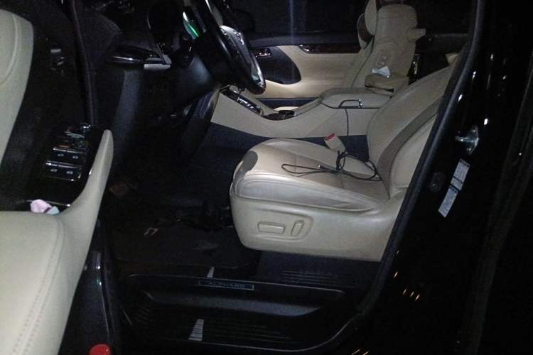 Used Toyota Alphard 2020 Dual-Engine 2.5L Luxury Edition Driver Seat
