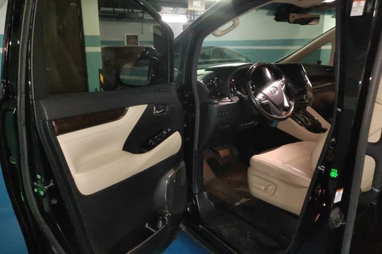 Used Toyota Alphard 2020 Dual-Engine 2.5L Luxury Edition Driver Seat