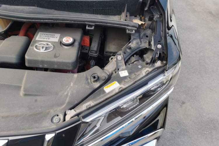Used Toyota Alphard 2020 Dual-Engine 2.5L Luxury Edition Engine Bay Left