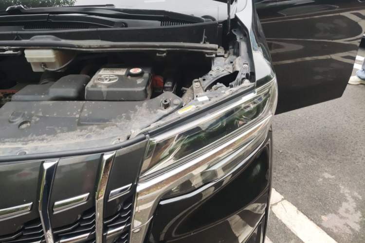 Used Toyota Alphard 2020 Dual-Engine 2.5L Luxury Edition Engine Bay Left