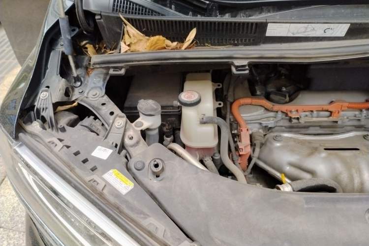 Used Toyota Alphard 2020 Dual-Engine 2.5L Prestige Edition Engine Bay Right