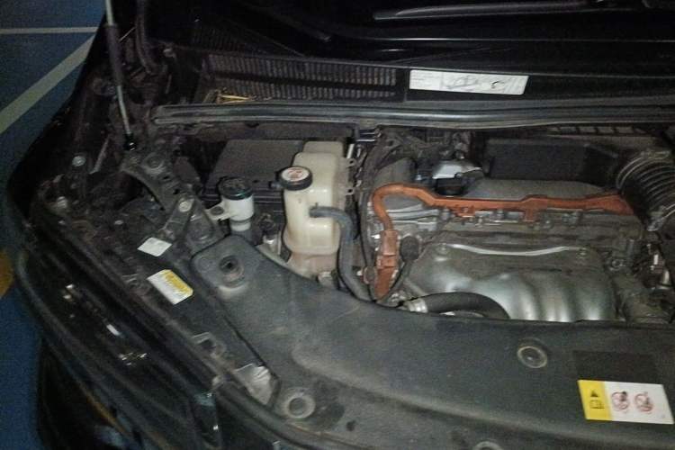 Used Toyota Alphard 2020 Dual-Engine 2.5L Luxury Edition Engine Bay Right