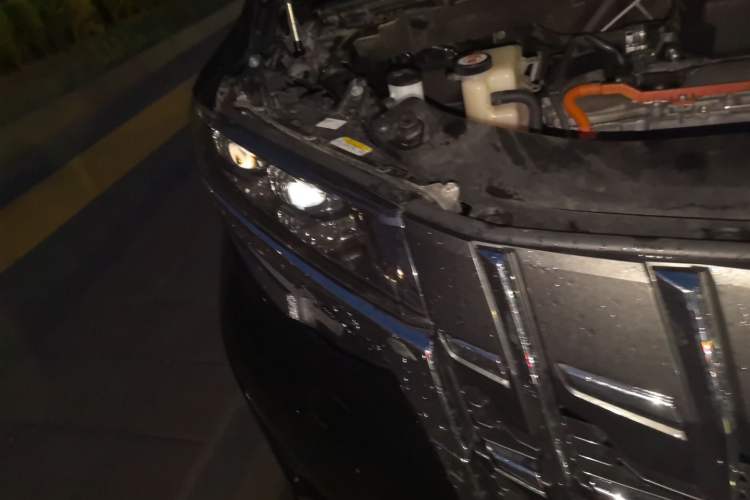 Used Toyota Alphard  Engine Bay Right