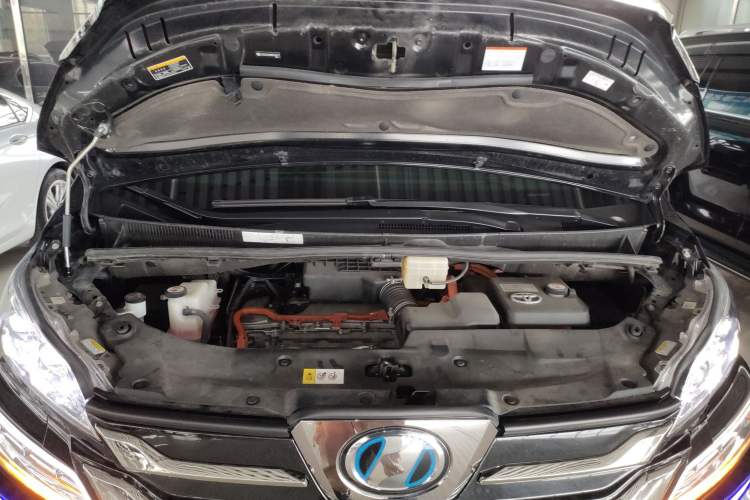 Used Toyota Alphard 2020 Dual-Engine 2.5L Luxury Edition Engine Bay