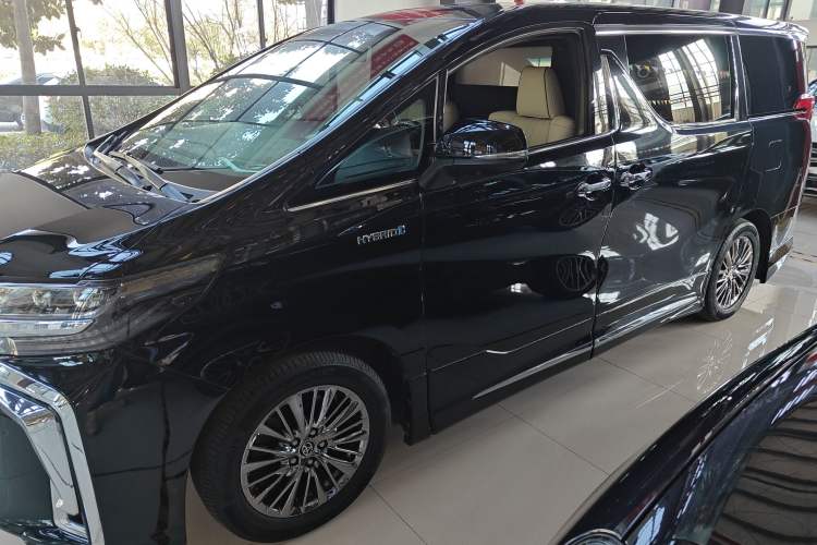 Used Toyota Alphard 2020 Dual-Engine 2.5L Luxury Edition Exterior 3