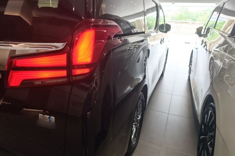 Used Toyota Alphard 2020 Dual-Engine 2.5L Luxury Edition Exterior 3