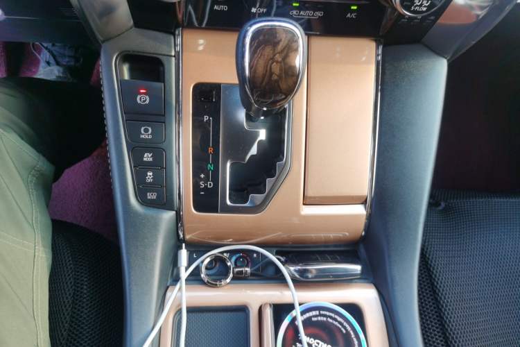 Used Toyota Alphard 2020 Dual-Engine 2.5L Luxury Edition Gear Lever