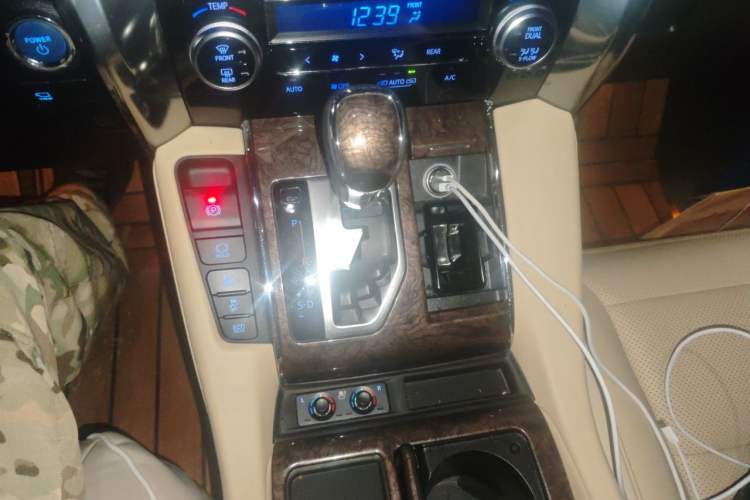 Used Toyota Alphard 2020 Dual-Engine 2.5L Prestige Edition Gear Lever
