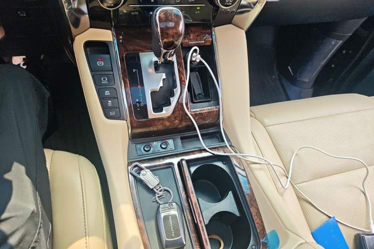 Used Toyota Alphard 2020 Dual-Engine 2.5L Luxury Edition Gear Lever