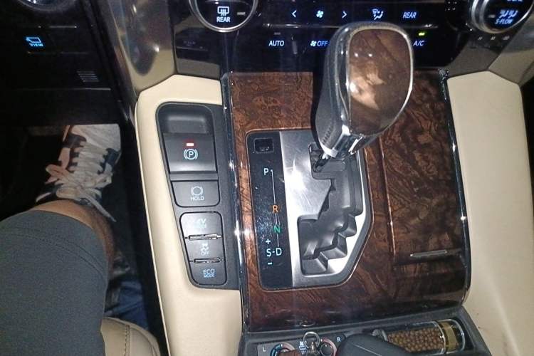 Used Toyota Alphard 2020 Dual-Engine 2.5L Luxury Edition Gear Lever
