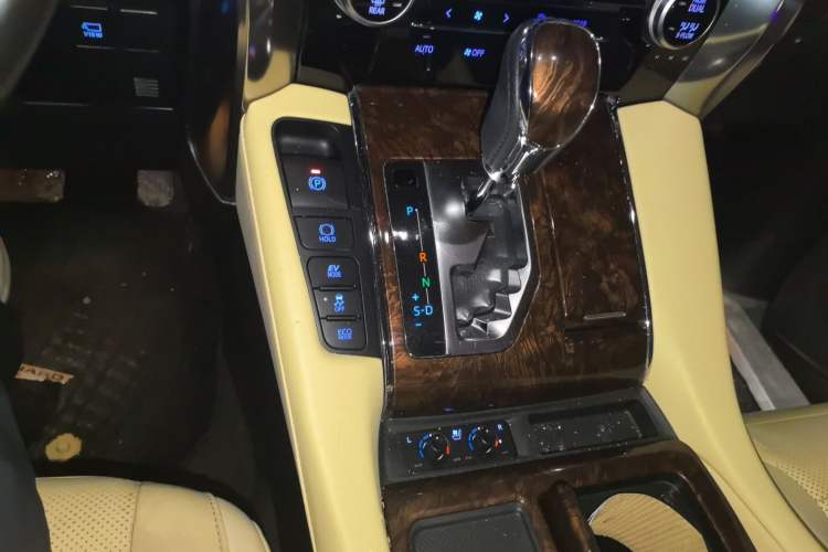 Used Toyota Alphard  Gear Lever